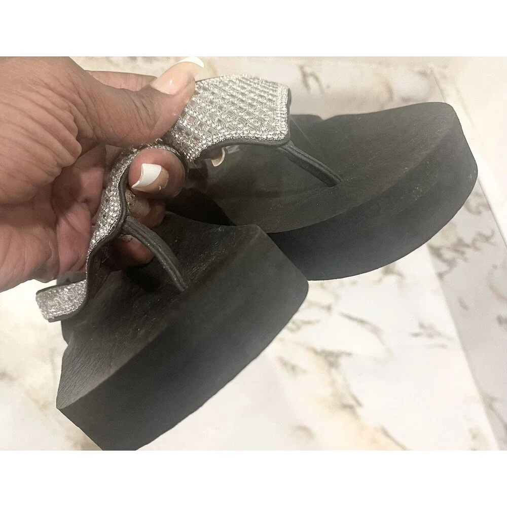 Skechers Yoga Foam Rhinestone Bling Flip Flops Women’s Size 8 Black Silver